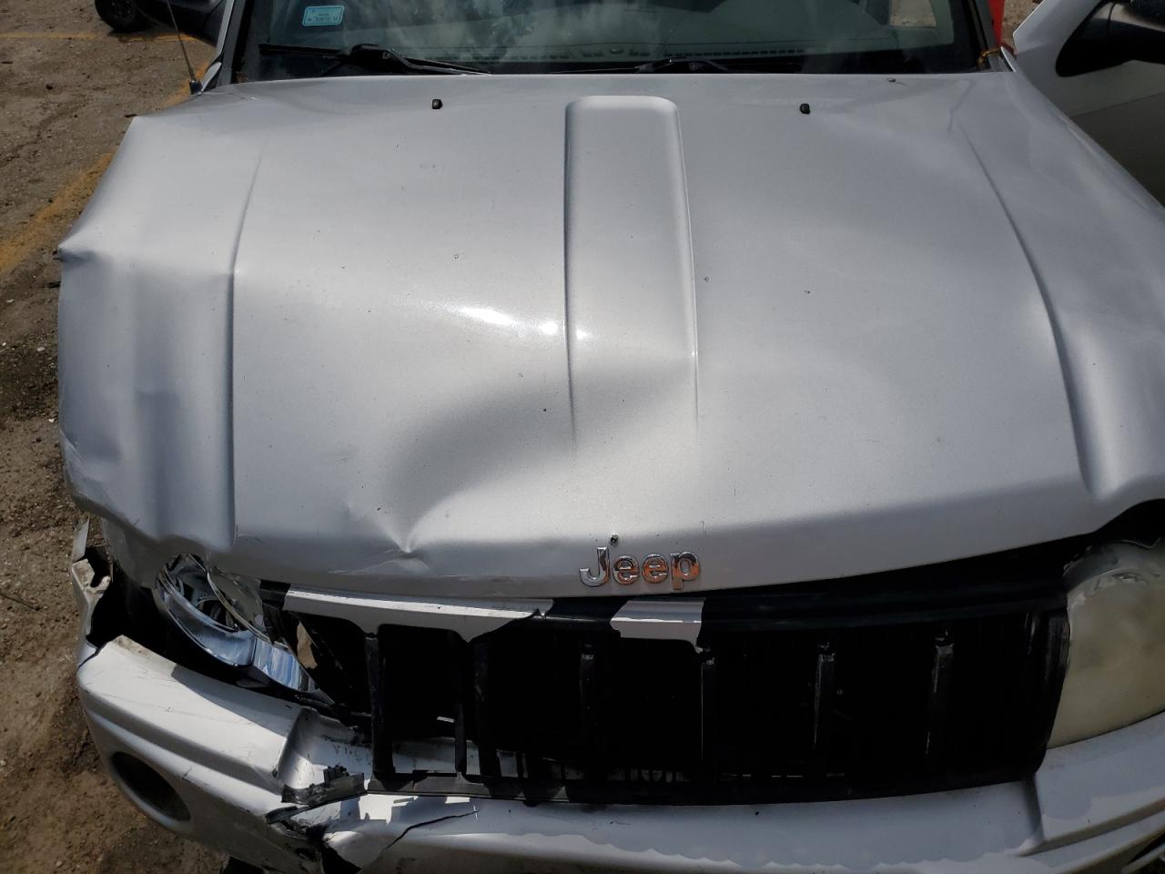 1J4GR48K65C660142 2005 Jeep Grand Cherokee Laredo