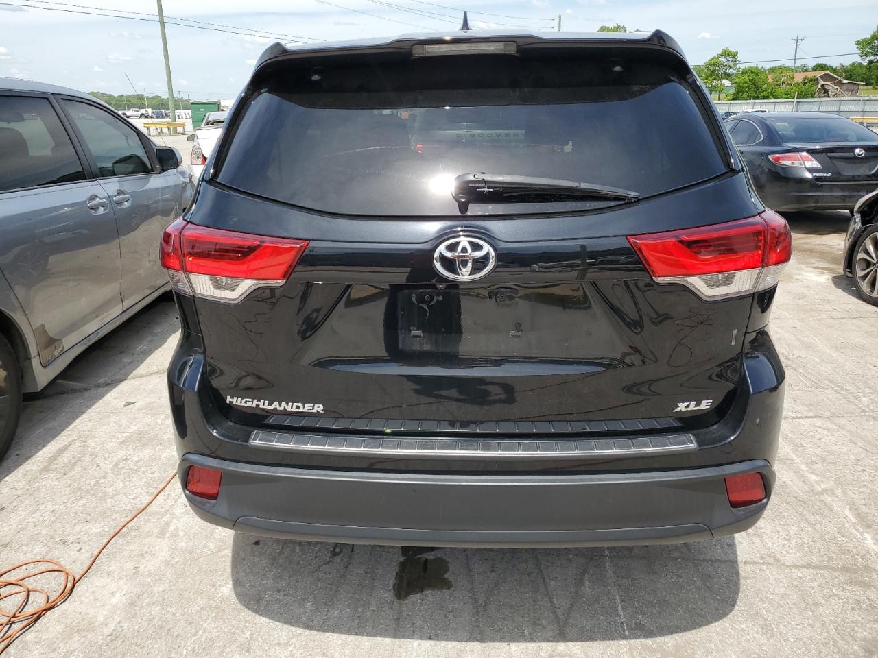 5TDKZRFH6HS526545 2017 Toyota Highlander Se