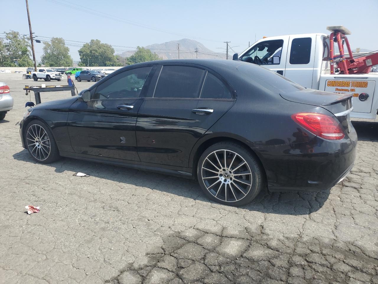 55SWF4JB9JU235983 2018 Mercedes-Benz C 300