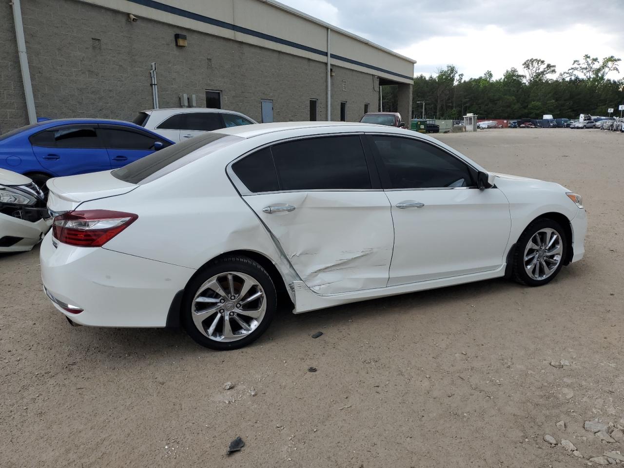 1HGCR2F12HA077989 2017 Honda Accord Sport Special Edition