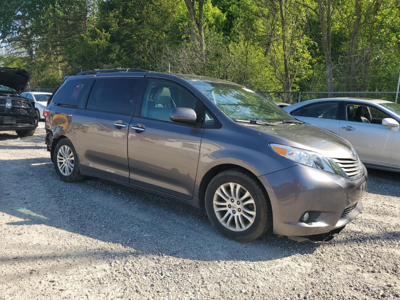 2015 Toyota Sienna Xle vin: 5TDYK3DC0FS628729