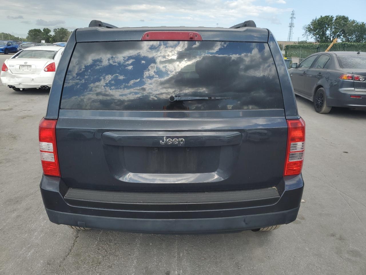 1C4NJPBB3ED645302 2014 Jeep Patriot Sport