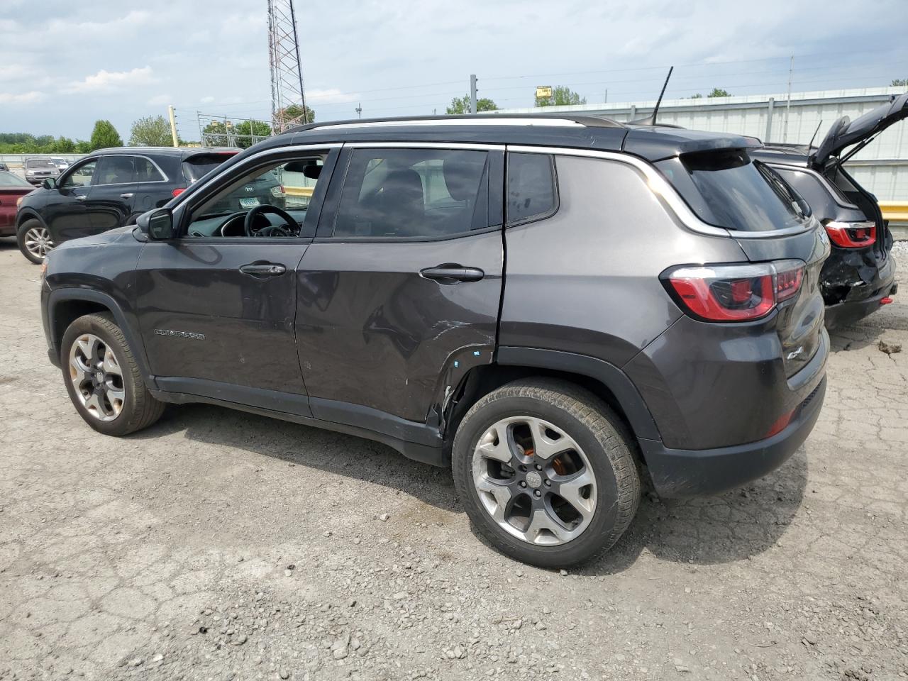 3C4NJDCB6JT210758 2018 Jeep Compass Limited