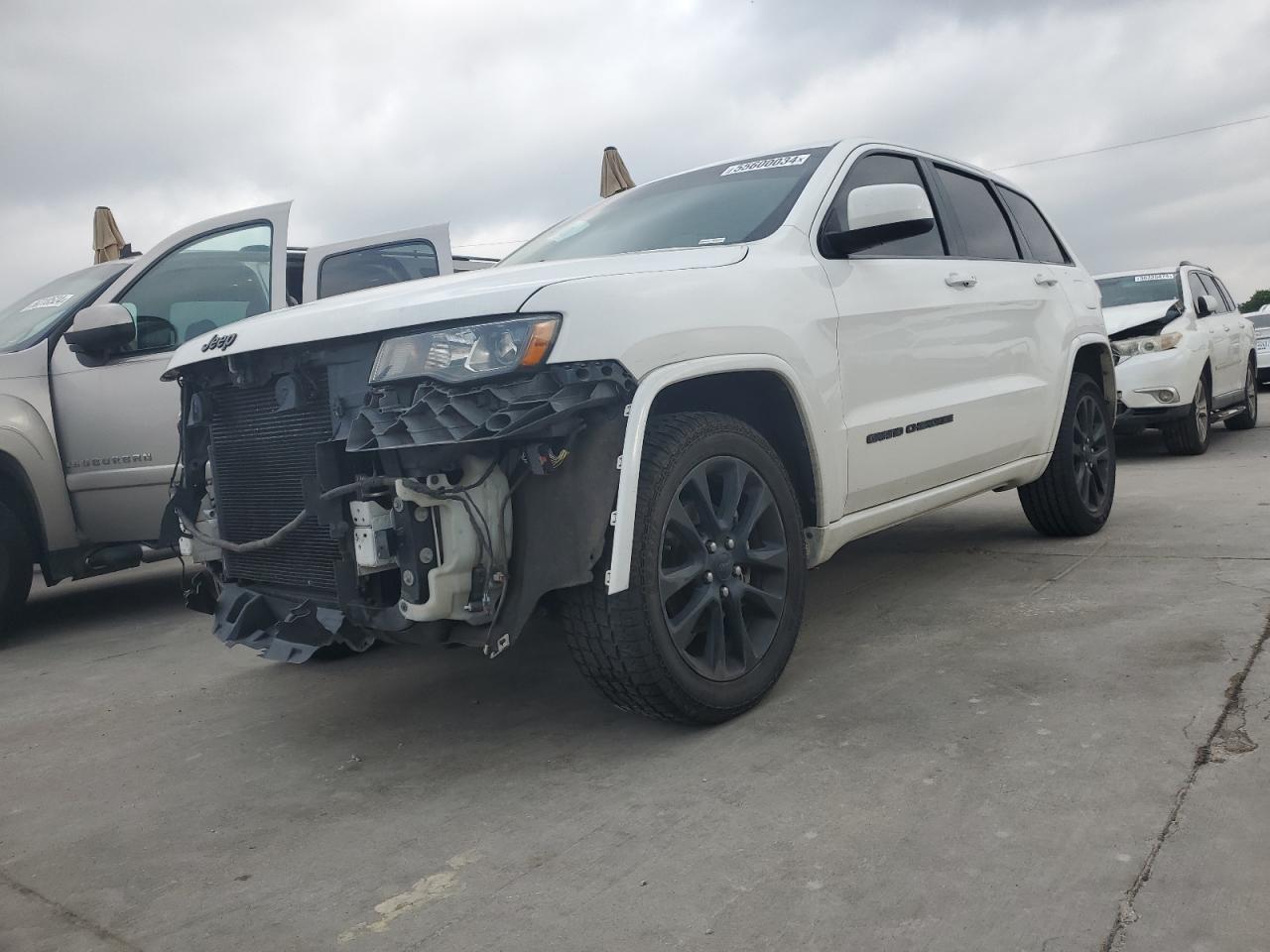 1C4RJFAG7JC173002 2018 Jeep Grand Cherokee Laredo