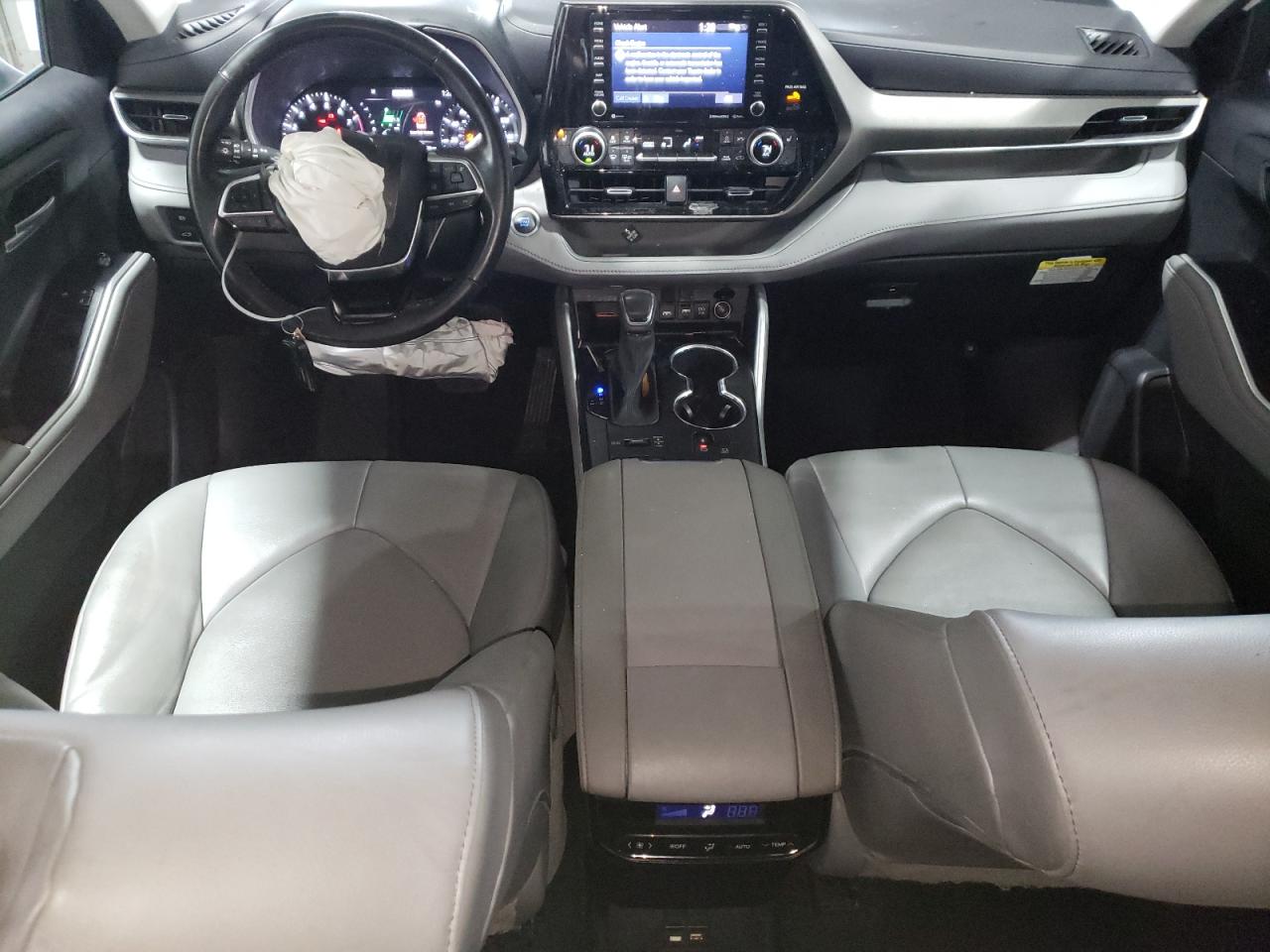 5TDGZRBH7MS533915 2021 Toyota Highlander Xle