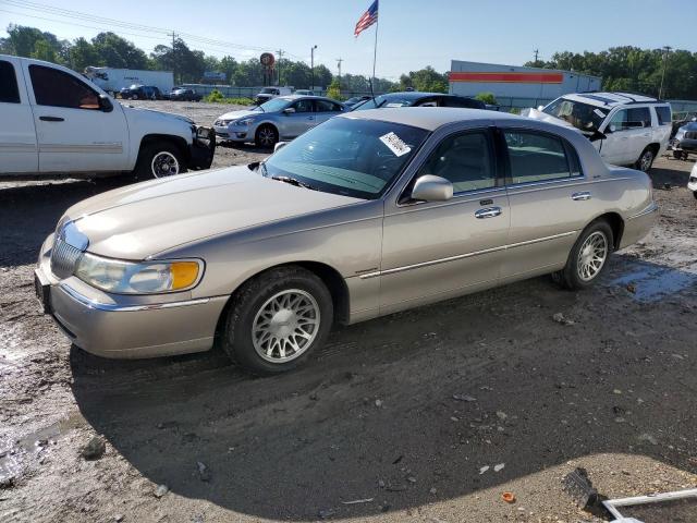 2001 Lincoln Town Car Signature VIN: 1LNHM82W81Y671616 Lot: 54878064