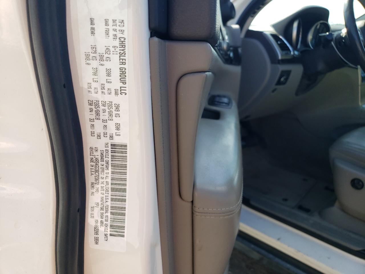 1J4RS4GG3BC723672 2011 Jeep Grand Cherokee Laredo