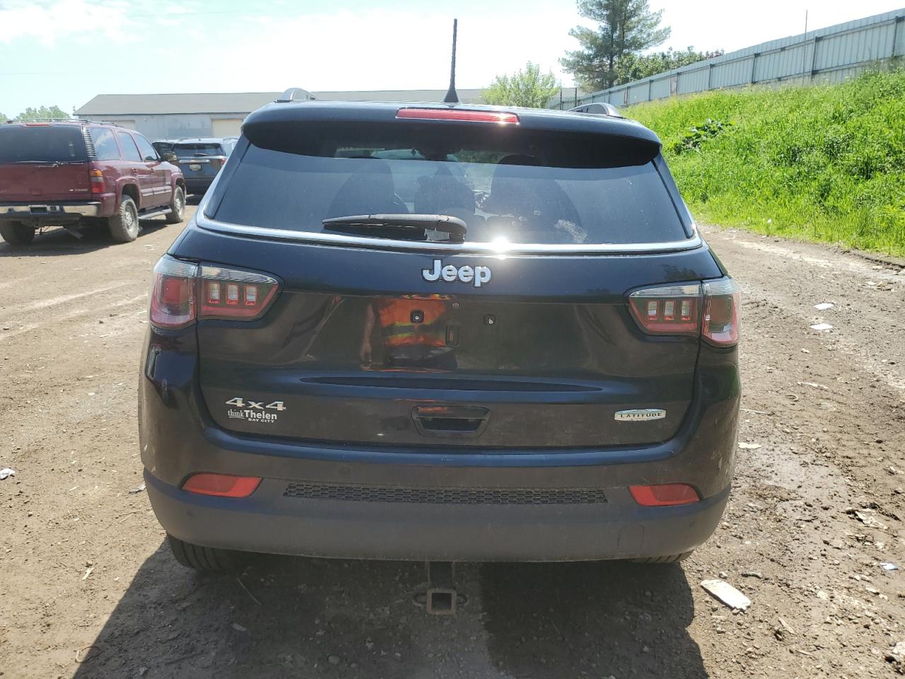 3C4NJDBB0JT359698 2018 Jeep Compass Latitude