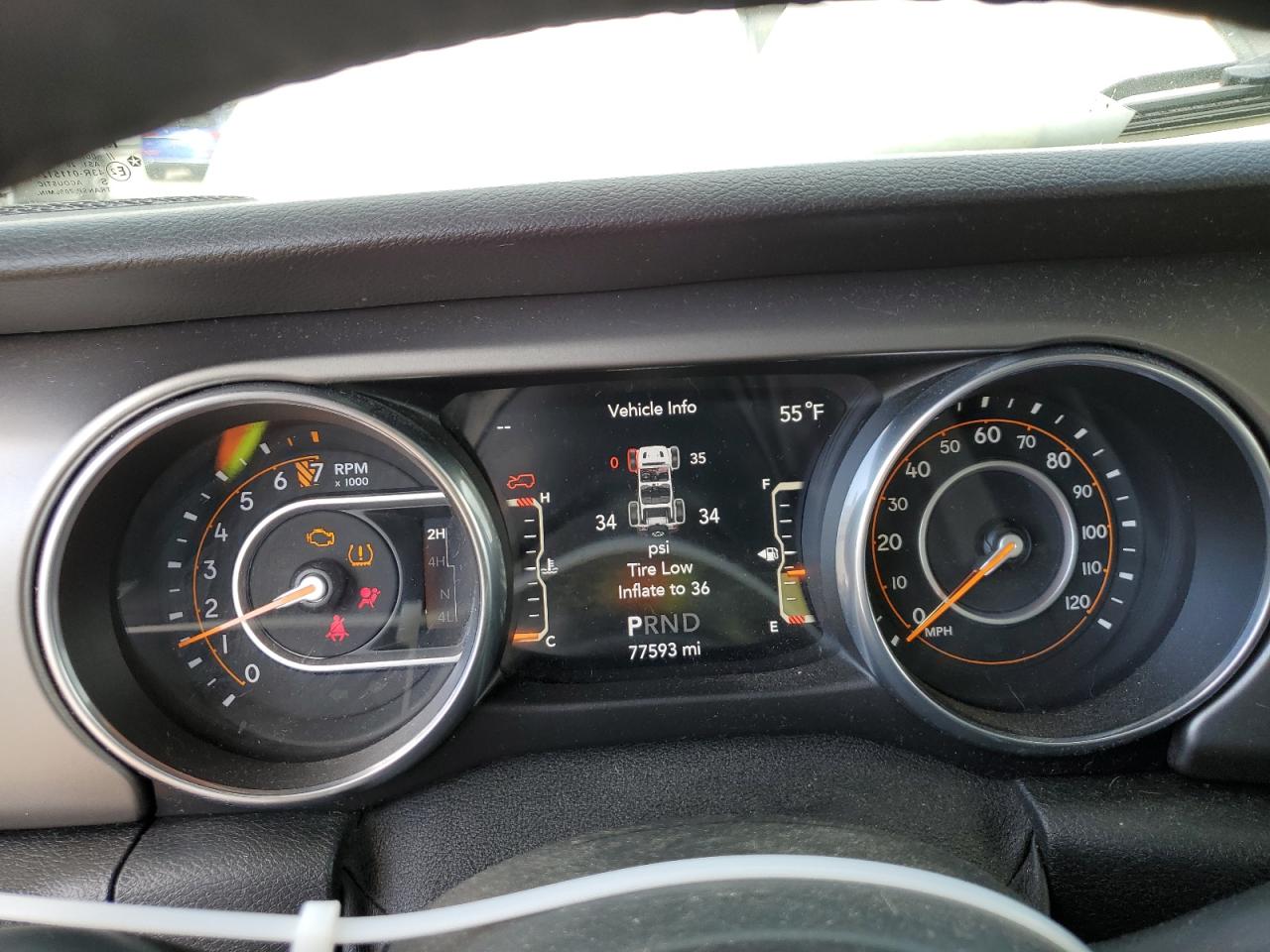 1C4HJXDG8JW126640 2018 Jeep Wrangler Unlimited Sport