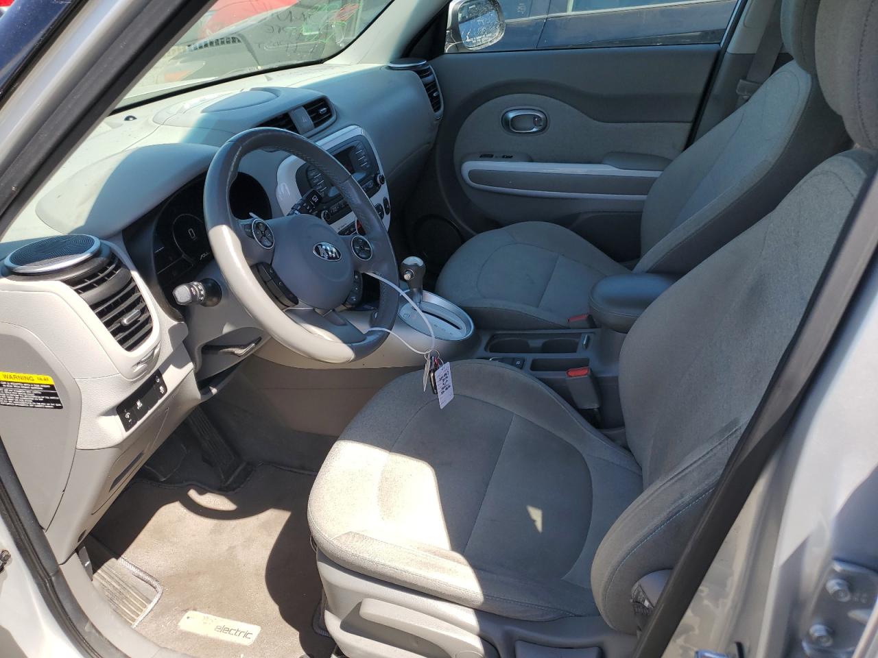 KNDJP3AE9G7016744 2016 Kia Soul Ev