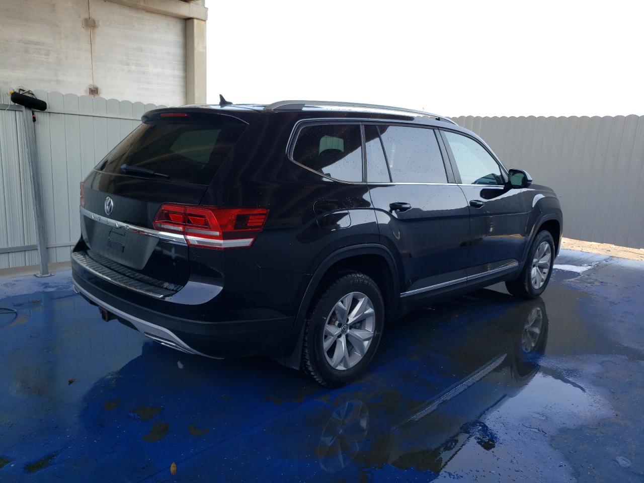 2018 Volkswagen Atlas Sel vin: 1V2ER2CA1JC557347