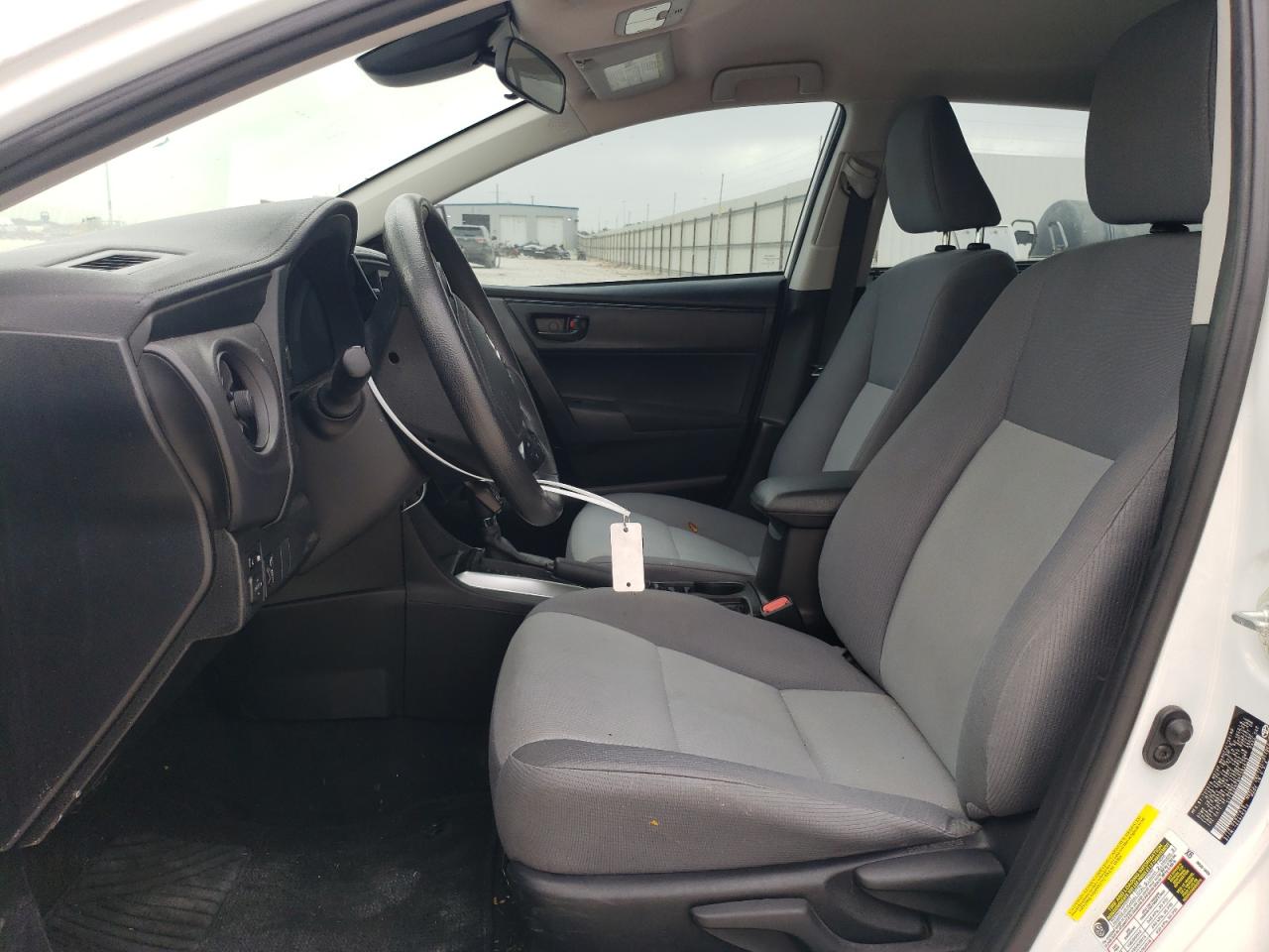 5YFBURHE9HP585633 2017 Toyota Corolla L