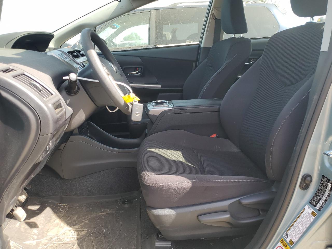 JTDZN3EU5HJ070802 2017 Toyota Prius V