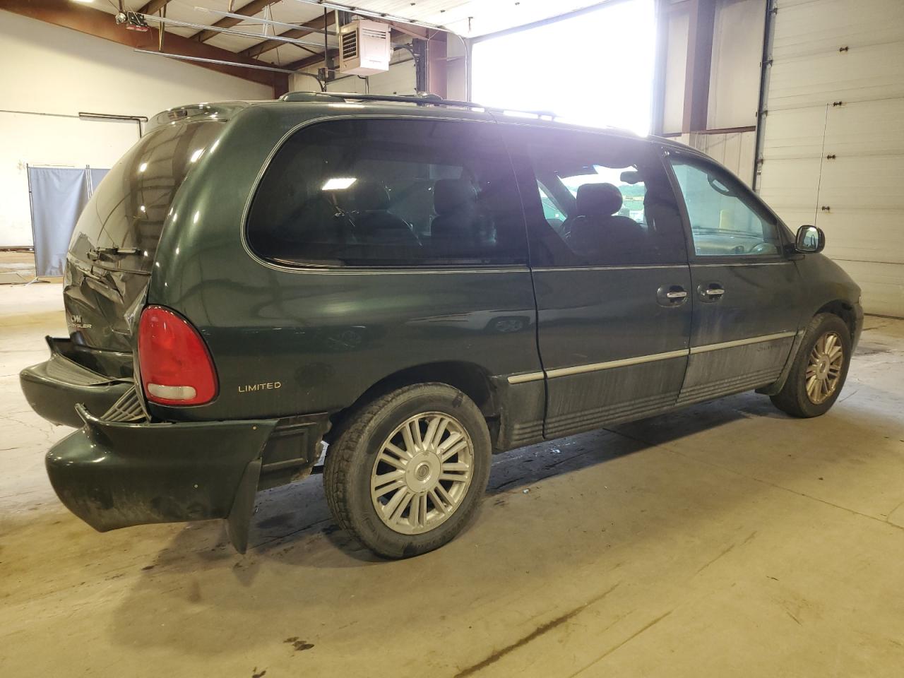 1C4GP64L8YB535580 2000 Chrysler Town & Country Limited