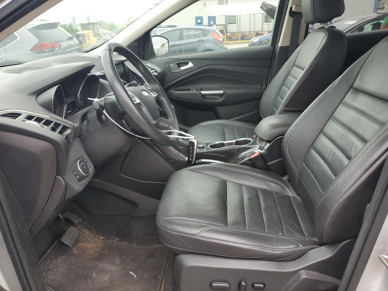 1FMCU9J91GUC17381 2016 Ford Escape Titanium