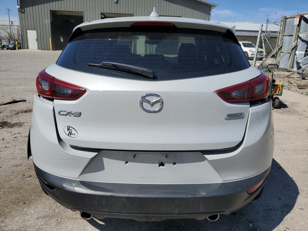 JM1DKDC77J0329355 2018 Mazda Cx-3 Touring