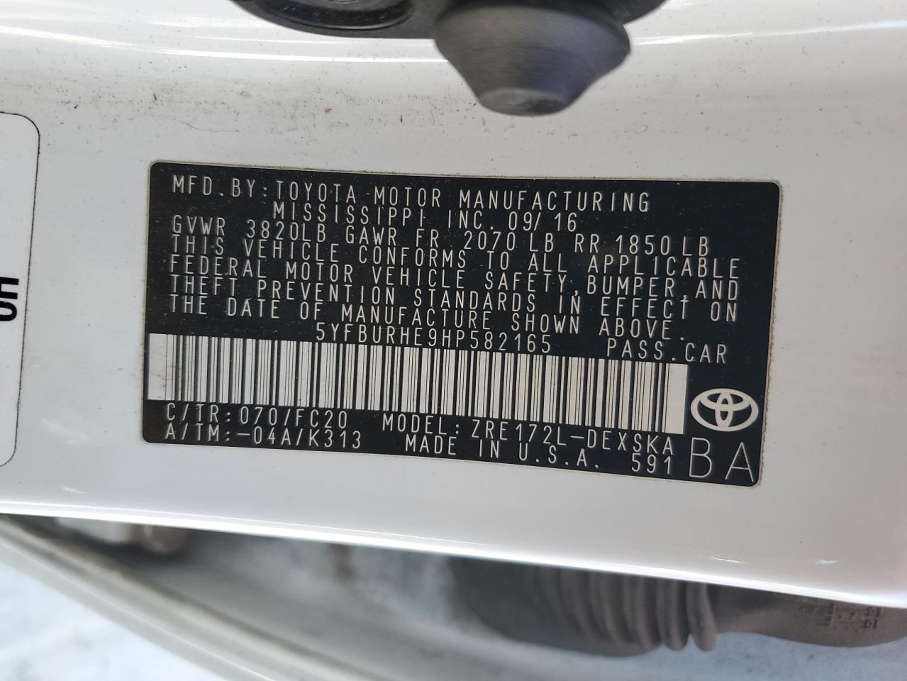 5YFBURHE9HP582165 2017 Toyota Corolla L