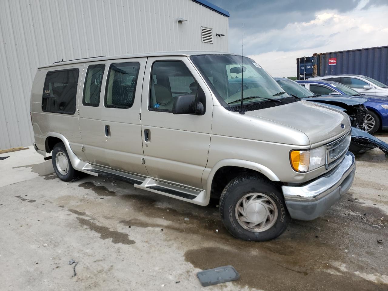 1FDRE14W11HA50675 2001 Ford Econoline E150 Van