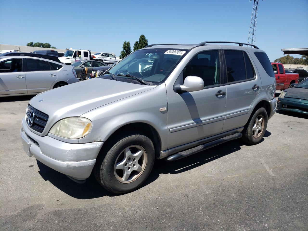 4JGAB54E0YA152931 2000 Mercedes-Benz Ml 320