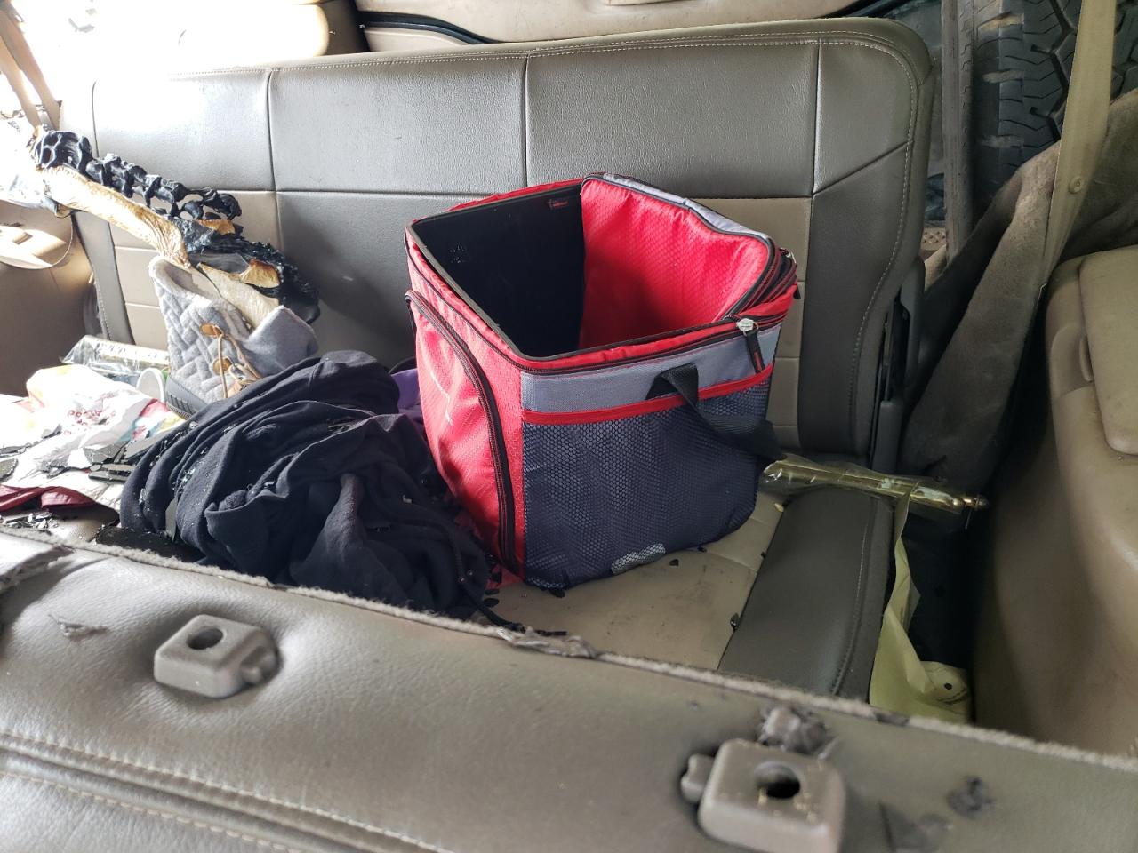 1FMSU45PX4EA15250 2004 Ford Excursion Eddie Bauer