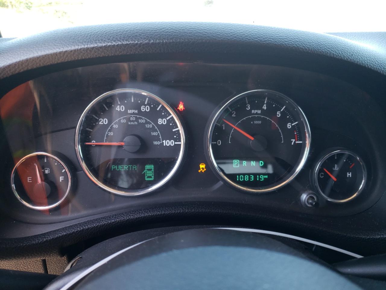 1C4BJWDG7EL289352 2014 Jeep Wrangler Unlimited Sport