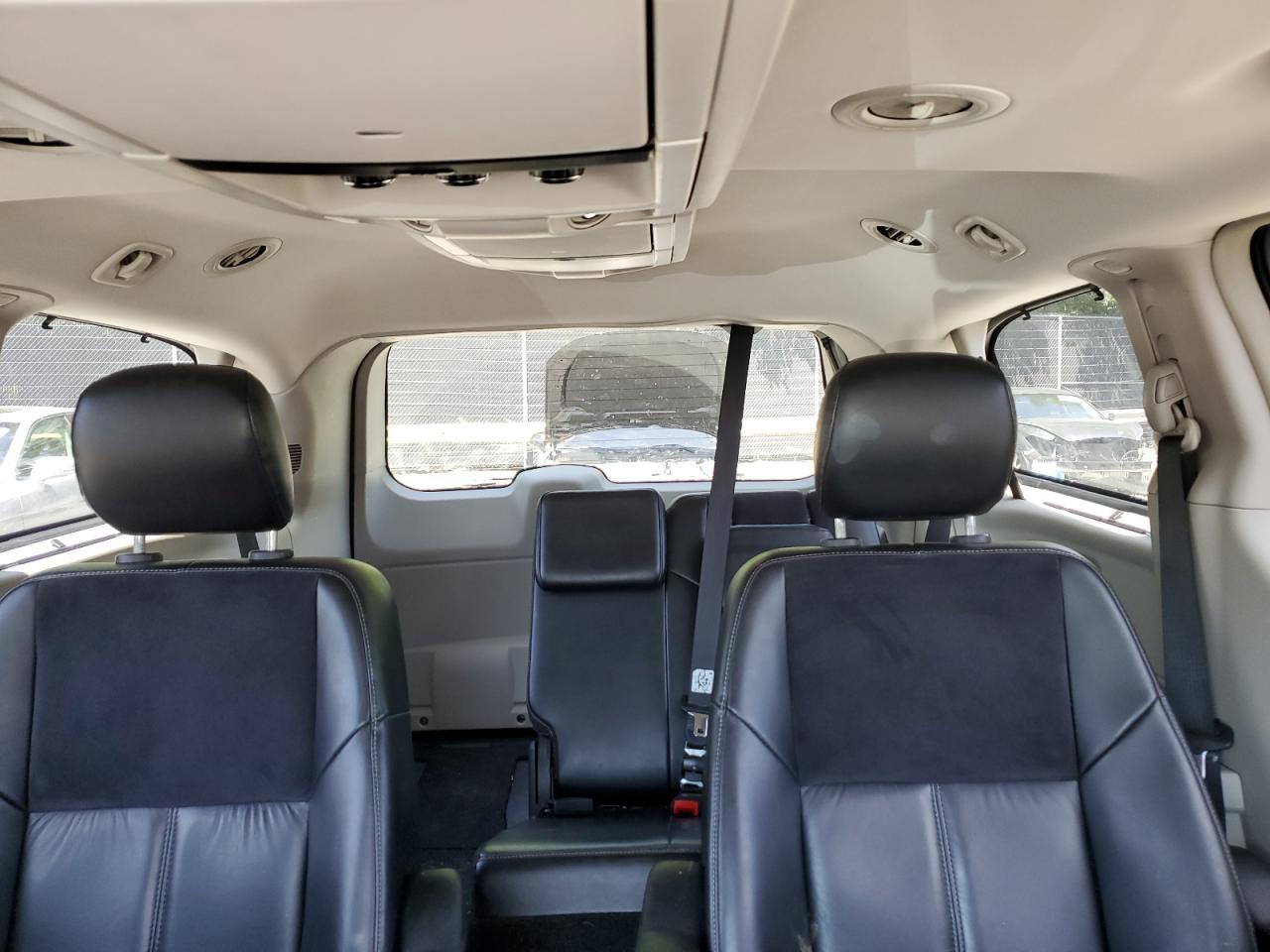 2C4RC1GG3ER286091 2014 Chrysler Town & Country Limited