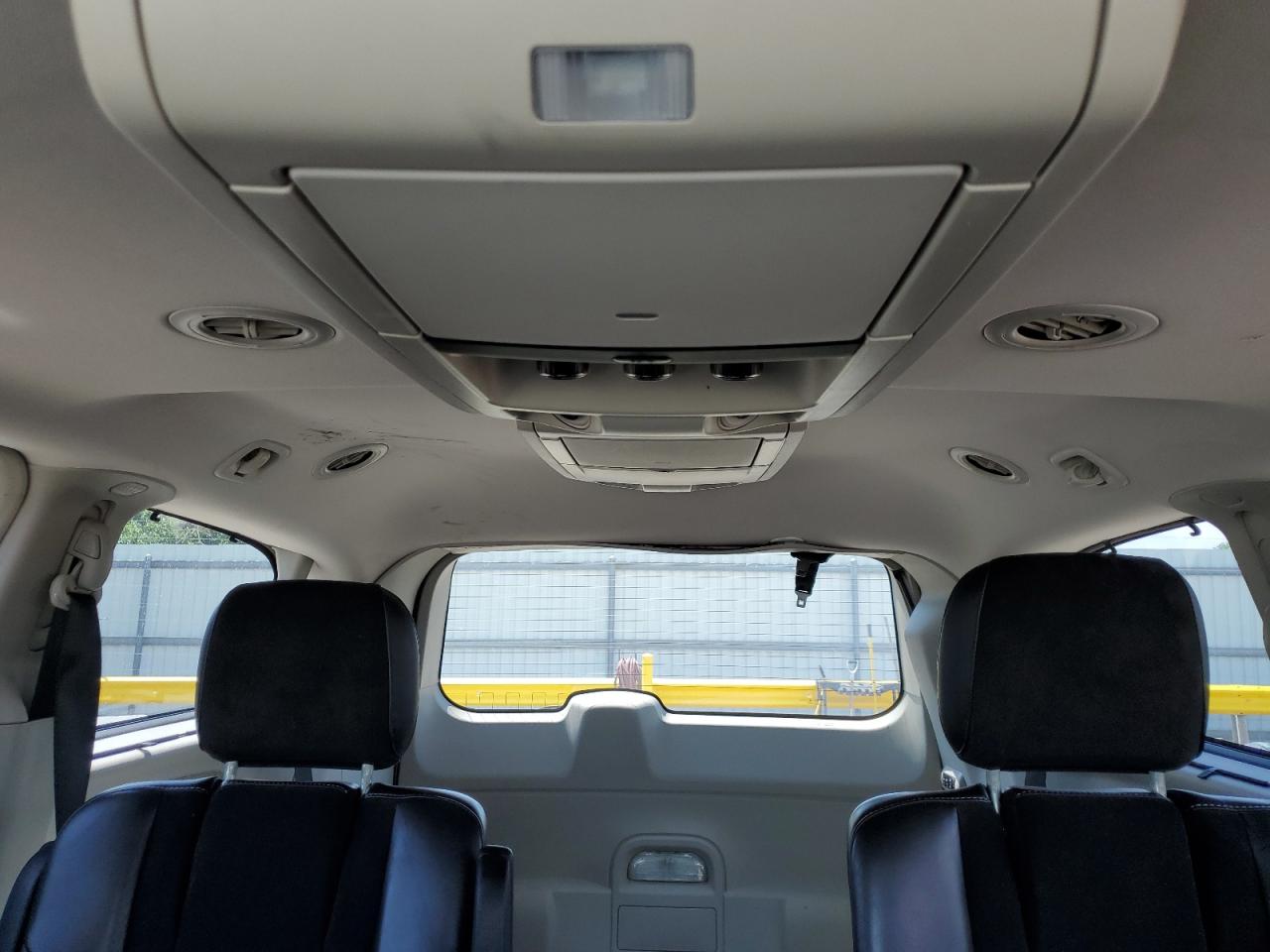 2C4RC1CG2ER413838 2014 Chrysler Town & Country Touring L