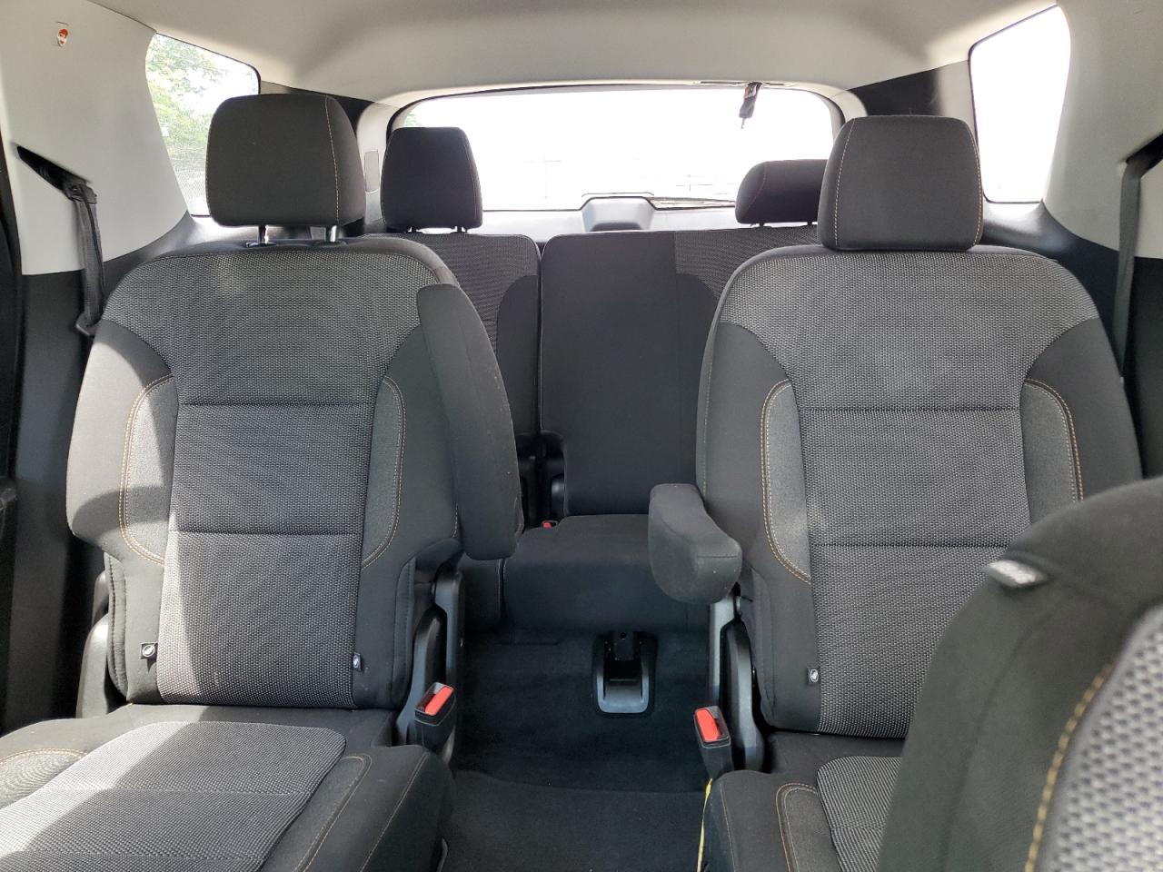 1GNERGKW1MJ107040 2021 Chevrolet Traverse Lt