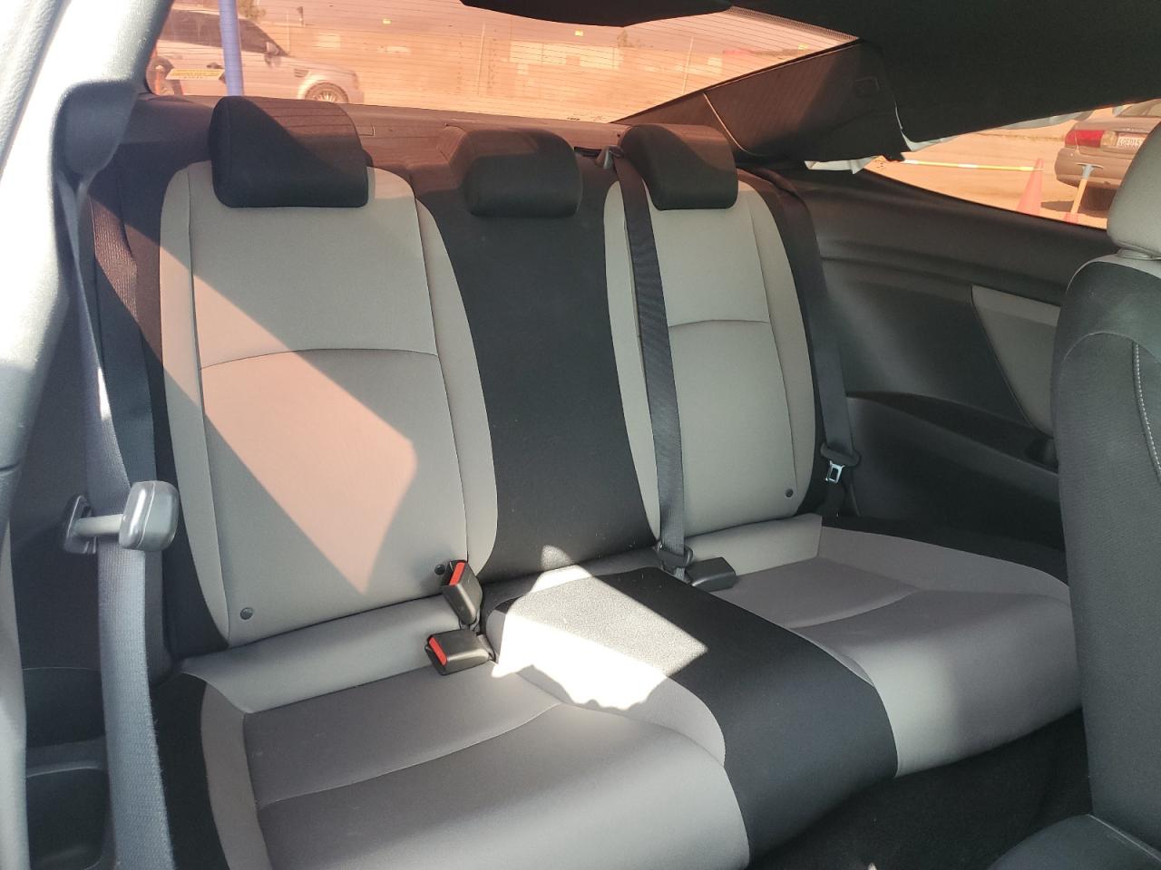 2HGFC4B53JH306643 2018 Honda Civic Lx