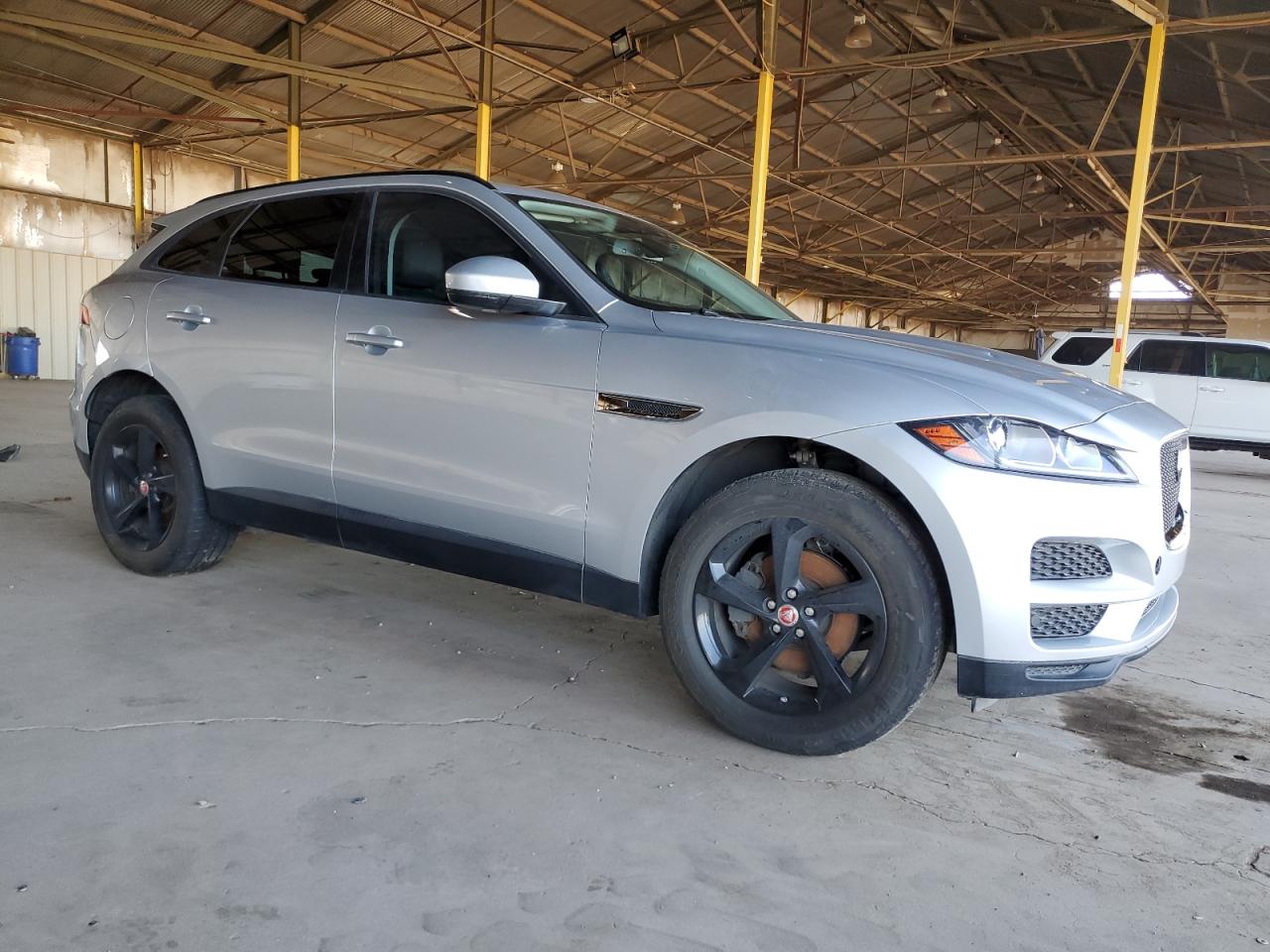 SADCJ2FN0JA287980 2018 Jaguar F-Pace Premium