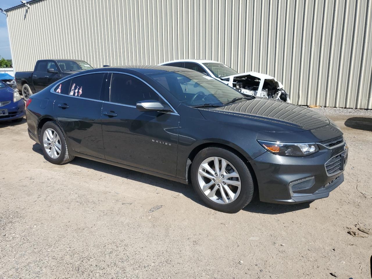 1G1ZD5STXJF152830 2018 Chevrolet Malibu Lt