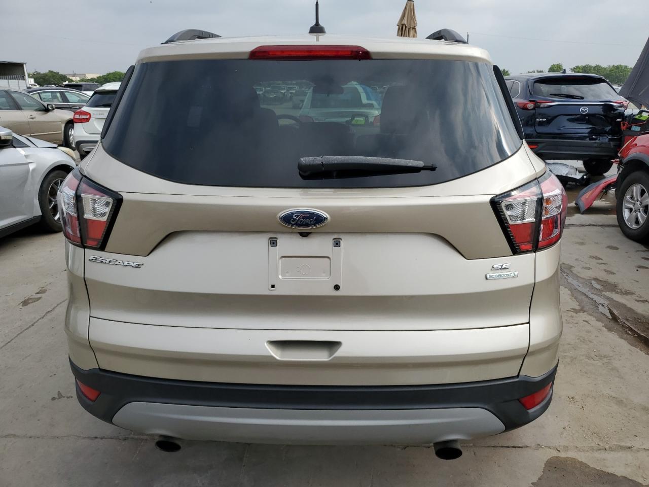 1FMCU0GD7JUC60282 2018 Ford Escape Se