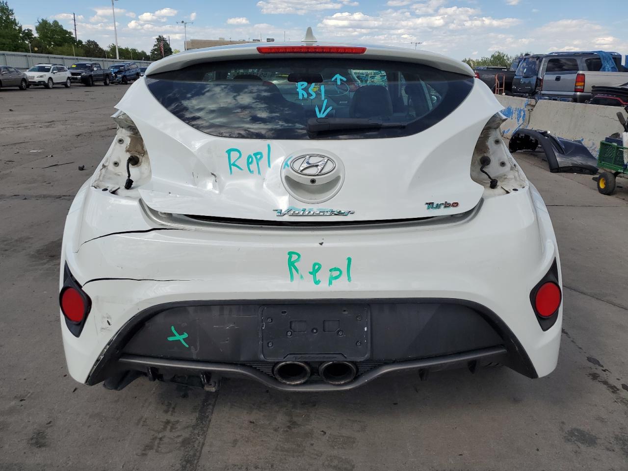 KMHTC6AE6FU218216 2015 Hyundai Veloster Turbo