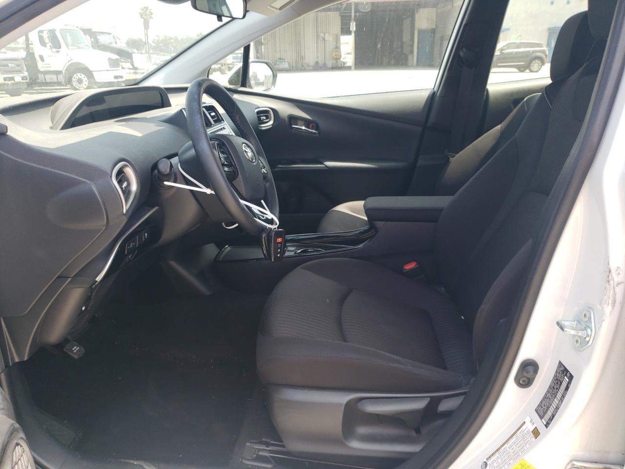 JTDKAMFPXM3186927 2021 Toyota Prius Prime Le