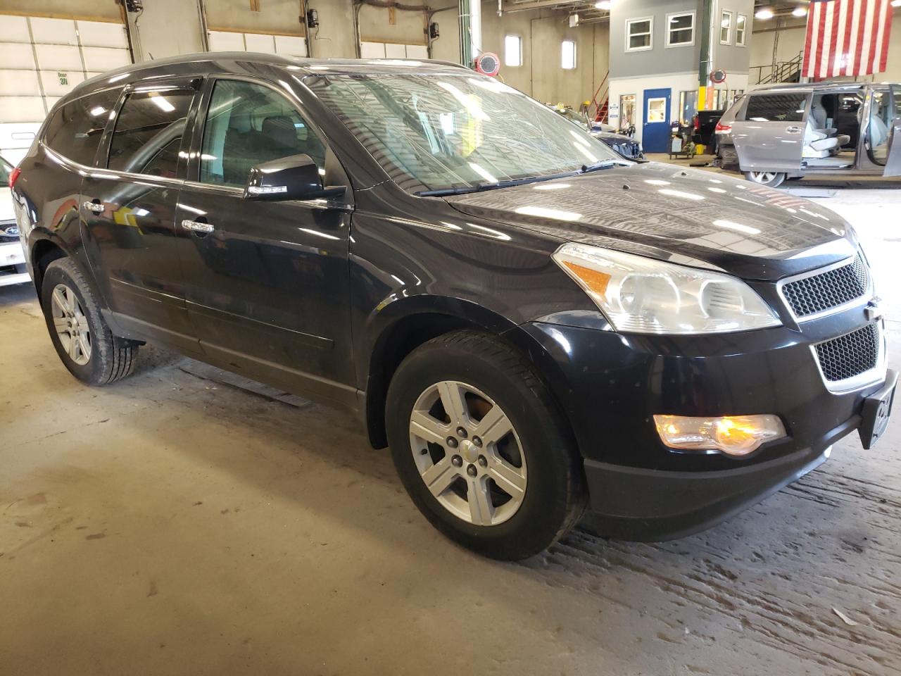 1GNKRGED8BJ128977 2011 Chevrolet Traverse Lt