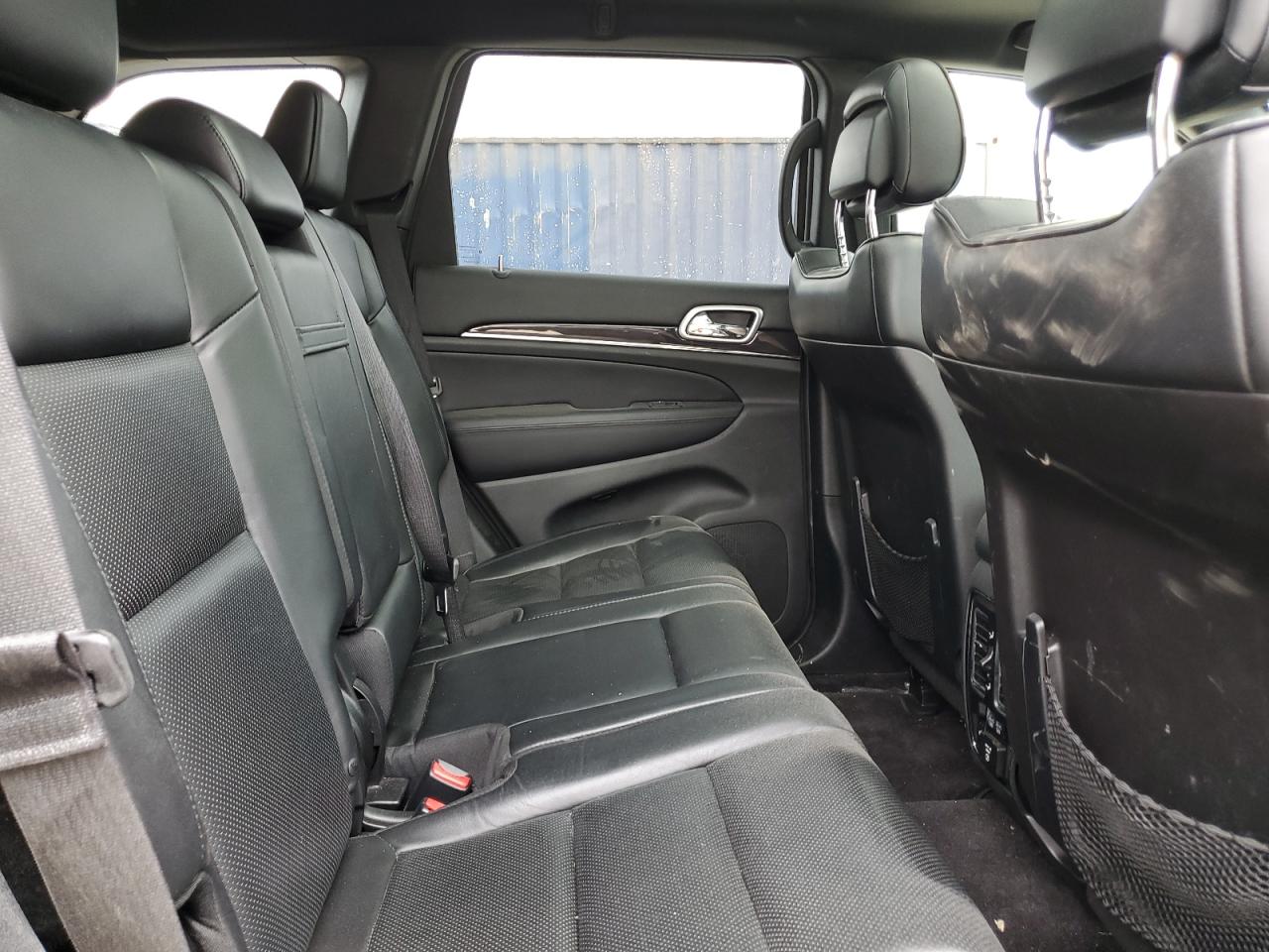 1C4RJFCT8GC405819 2016 Jeep Grand Cherokee Overland