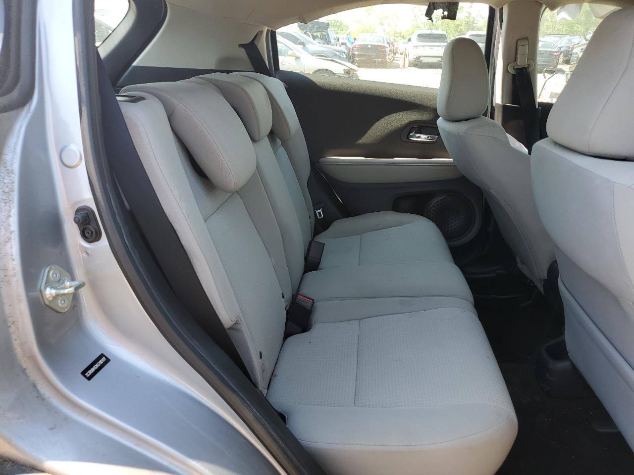 3CZRU6H32KG700107 2019 Honda Hr-V Lx