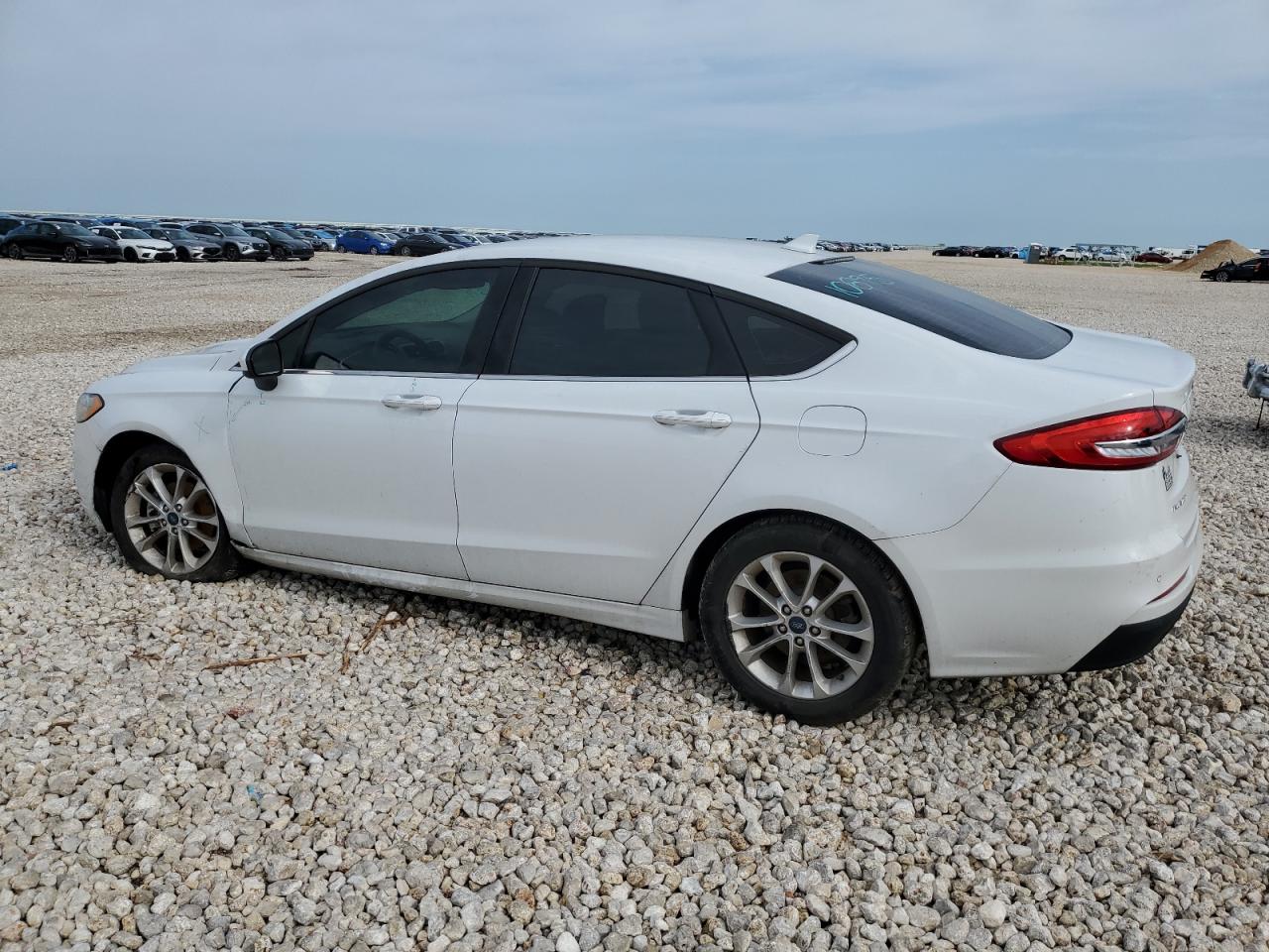 3FA6P0HD1KR231608 2019 Ford Fusion Se