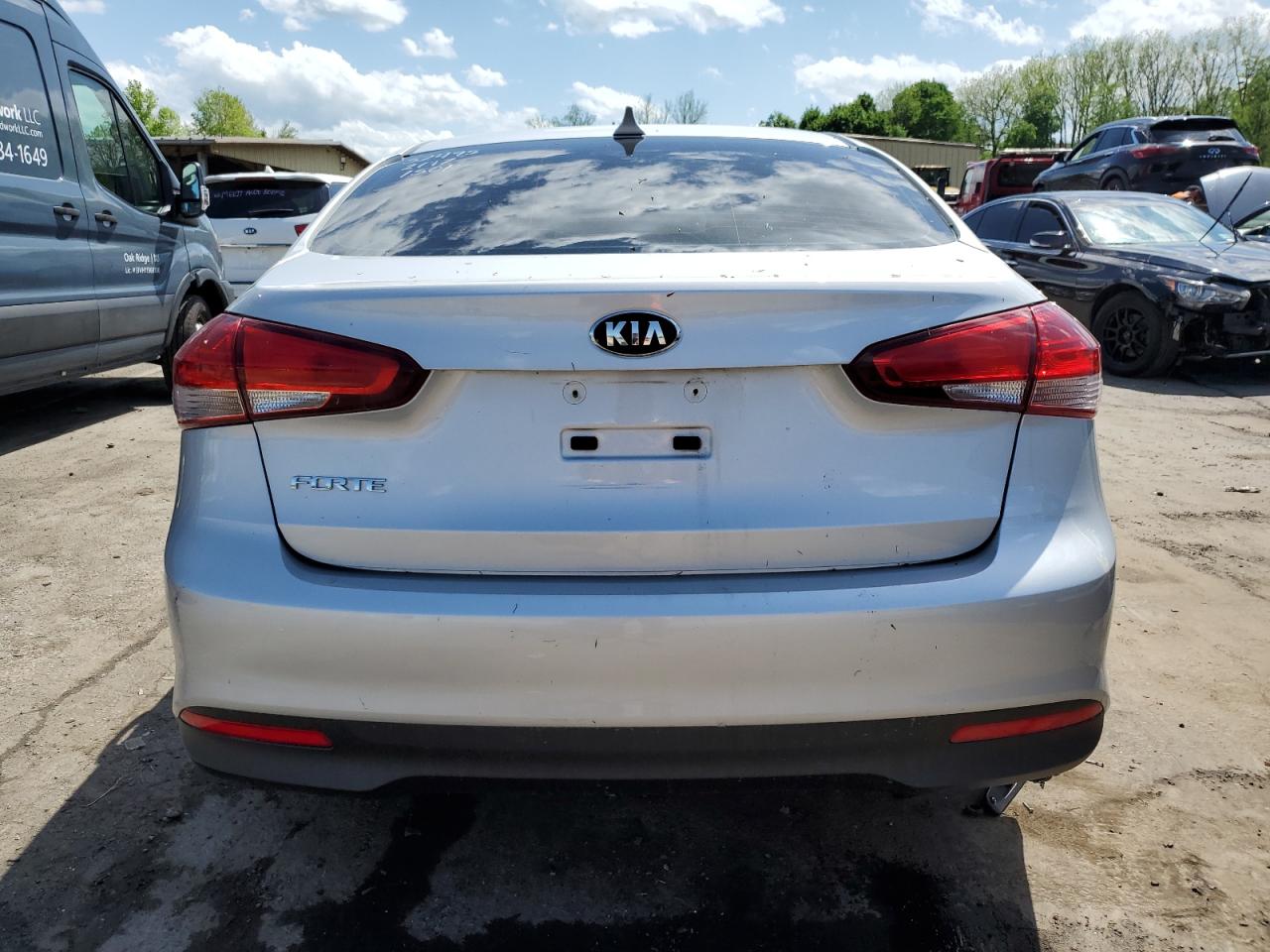 2017 Kia Forte Lx vin: 3KPFK4A79HE112158