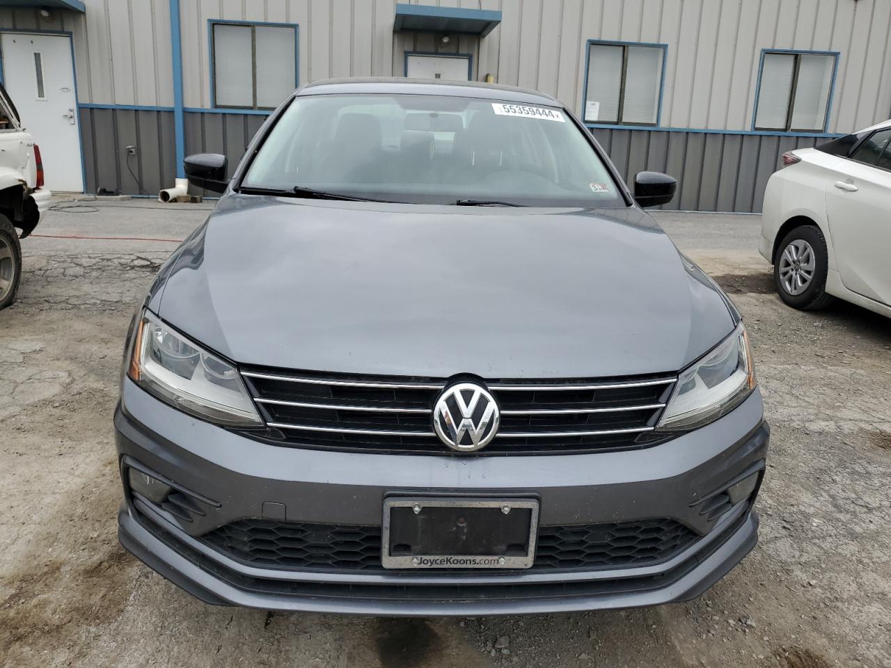 3VWDB7AJ5JM204686 2018 Volkswagen Jetta Se