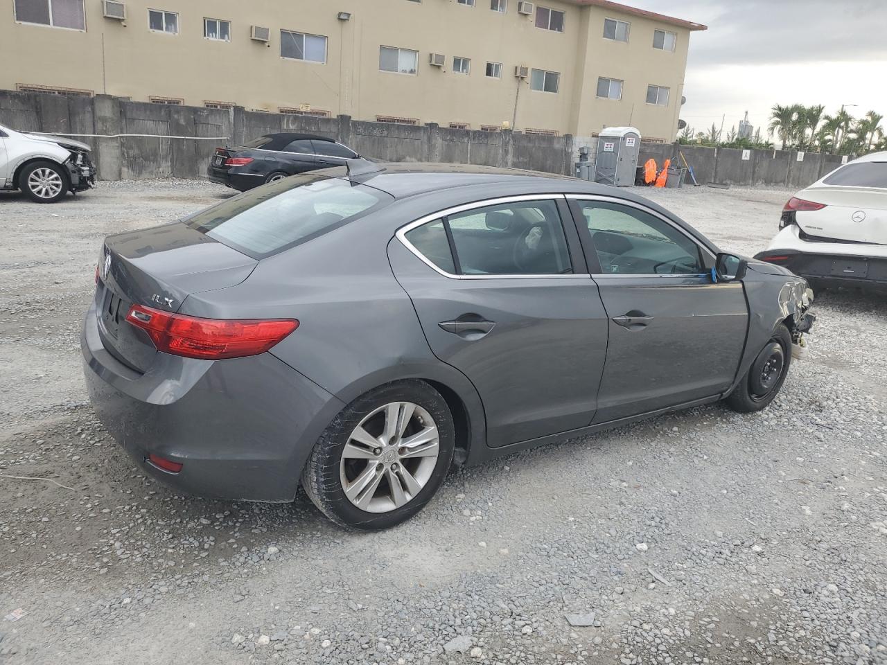 19VDE1F38DE009237 2013 Acura Ilx 20