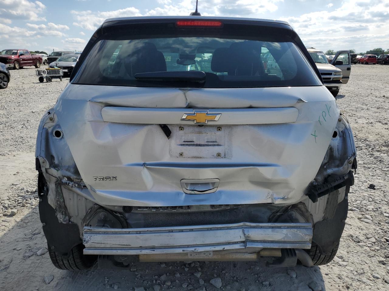 3GNCJKSB2JL330903 2018 Chevrolet Trax Ls