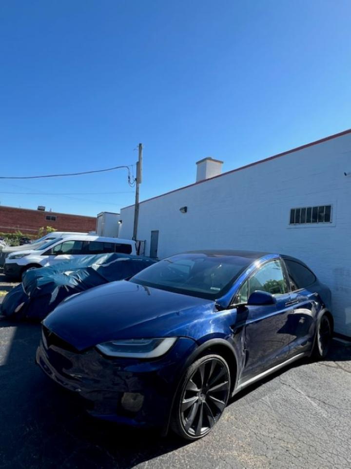 2022 Tesla Model X vin: 7SAXCBE68NF354861