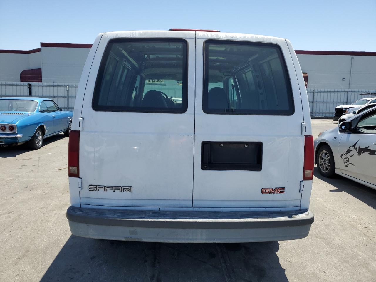 1GTDM19W3YB512337 2000 GMC Safari Xt