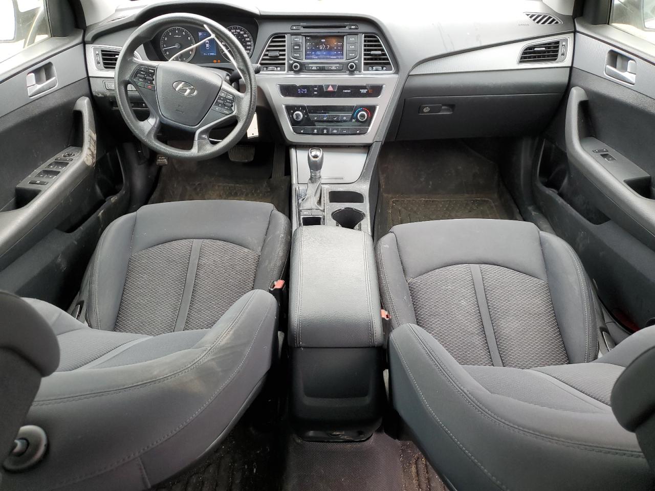 5NPE24AF3HH529810 2017 Hyundai Sonata Se