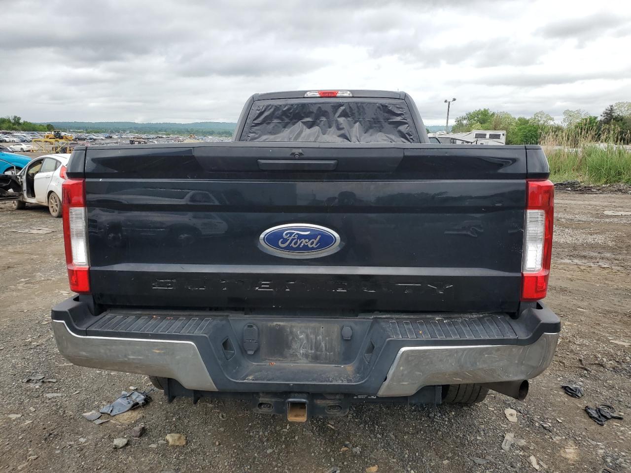 1FT7X2B62JEC85876 2018 Ford F250 Super Duty