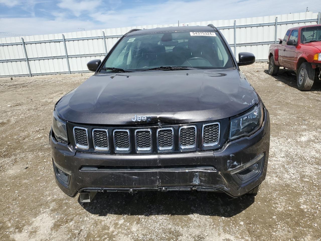 3C4NJDBB9JT232142 2018 Jeep Compass Latitude