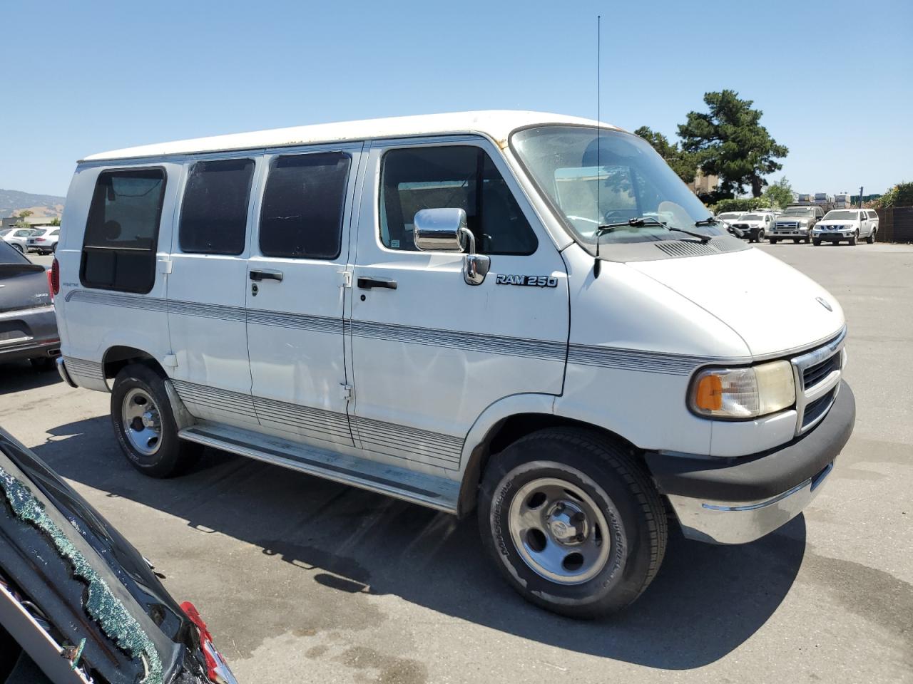 2B6HB21X8VK580905 1997 Dodge Ram Van B2500