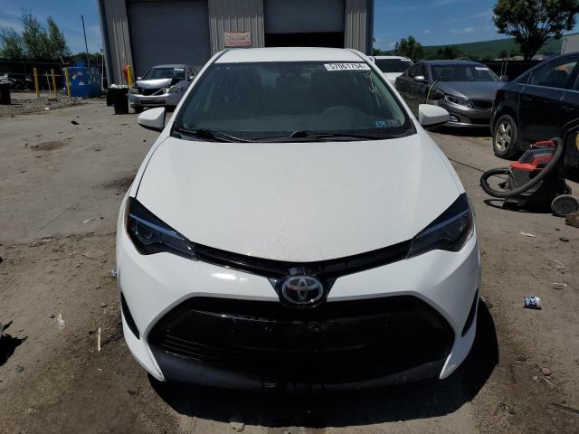 2018 Toyota Corolla L VIN: 5YFBURHE1JP805899 Lot: 57061754