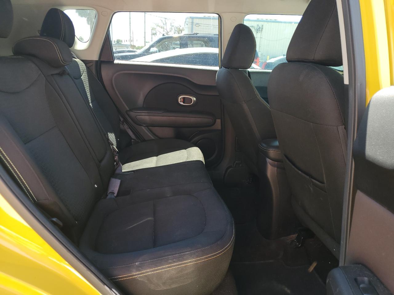 KNDJP3A53F7220311 2015 Kia Soul +